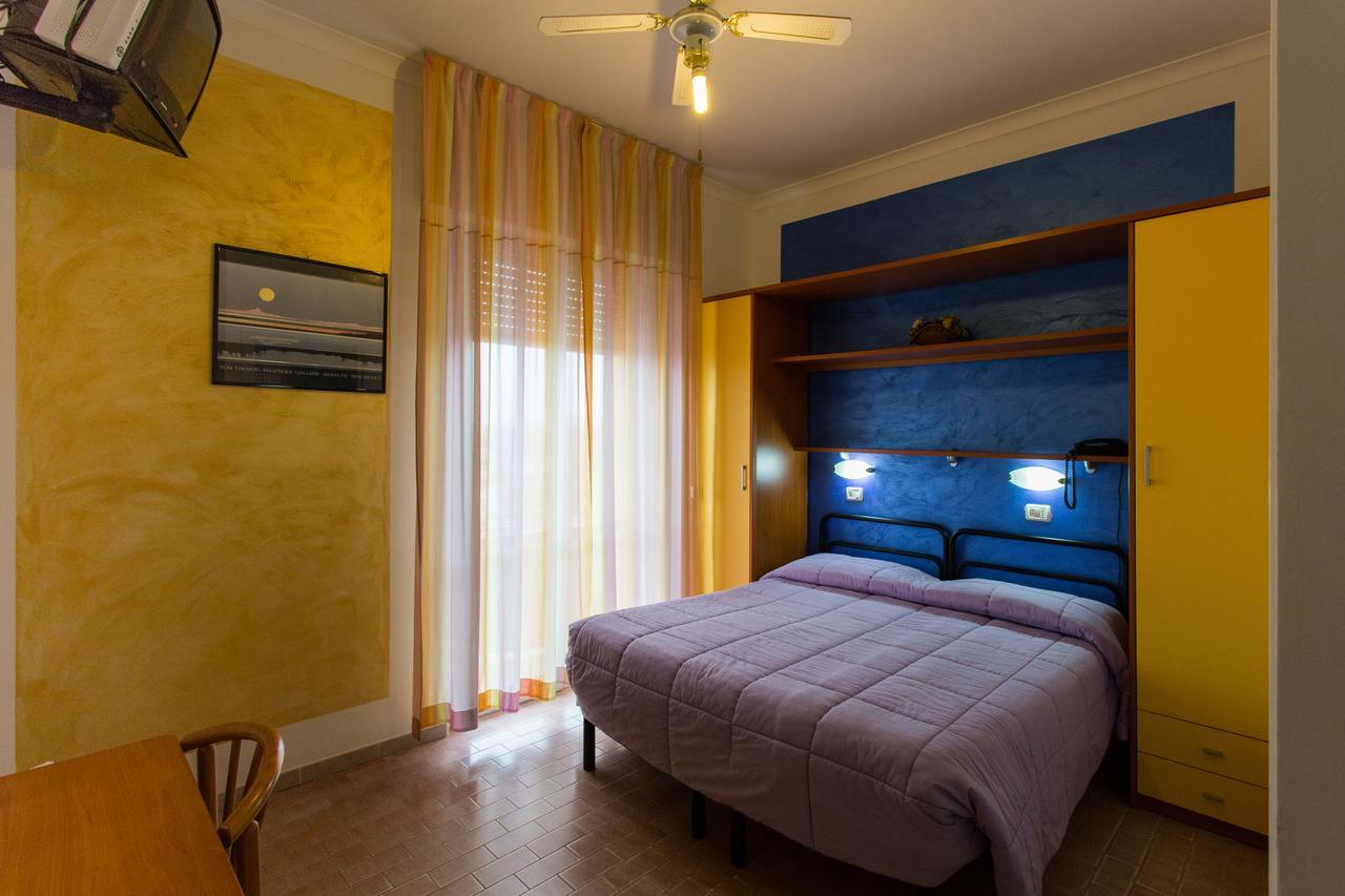Hotel Viking Rimini Exterior foto